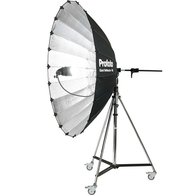 100318 A Profoto Giant Reflector 180 Angle Left