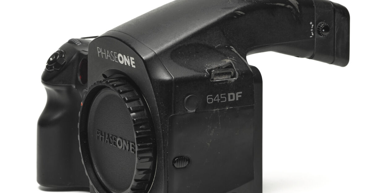 Camera - Phase One 645DF Medium Format Body - Specular